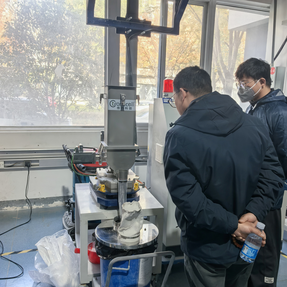 Tests Advanced Materials at Our Facility, Inviting Industry Peers to Experience Collaborative Innovation